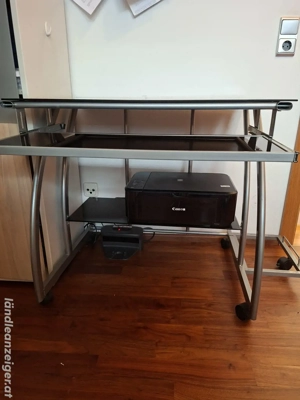 Schreibtisch aus Glas Bild 4