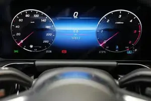 Mercedes-Benz GLA 200 d 4MATIC W-Paket Navi LM ACC KAM SpurW Bild 8