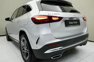 Mercedes-Benz GLA 200 d 4MATIC W-Paket Sport SpurW ParkAss. Bild 6