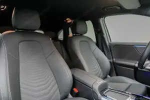 Mercedes-Benz GLA 180 d LM KAM SpurW ParkAss. SpurH Navi KlimaA Bild 3