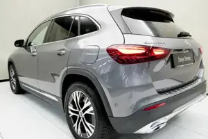 Mercedes-Benz GLA 180 d LM KAM SpurW ParkAss. SpurH Navi KlimaA Bild 11