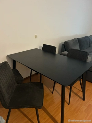 Essganitur- Ein Tisch und 4 Stühle Bild 3