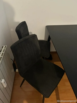 Essganitur- Ein Tisch und 4 Stühle Bild 2
