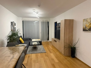 Charmante neuwertige 2 Zi-Wohnung im 1 Stock, Balkon mit Markise, Tiefgaragenplatz und Kellerabteil