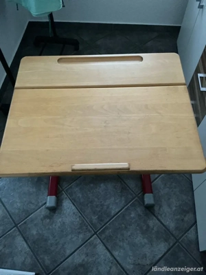 Alter Schulschreibtisch