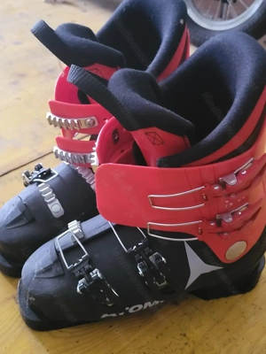 Zu verkaufen gut erhaltene Ski und 2 Skischuhe  Bild 3