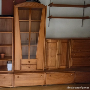 Wohnzimmerschrank