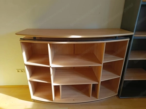 Regal und 2 Kleiderkasten zu verschenken