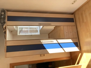 Schönes Bücherregal und Kleiderkasten zu verschenken  Bild 2