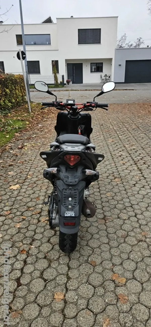 Yamaha Aerox Naked 50ccm  Bild 3