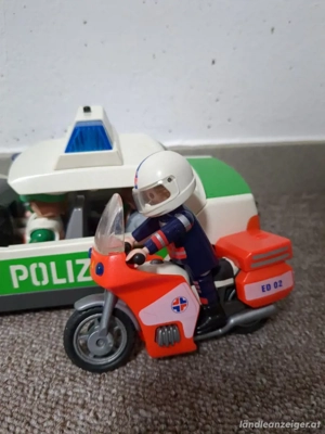 Polizei Auto mit Zubehör Playmobil  Bild 2