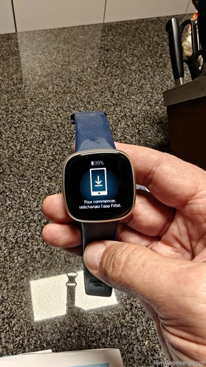 Fitbit Versa 3 Fitnessuhr Bild 4