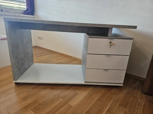 Schreibtisch mit Rollen Bild 3