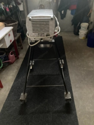 Verkaufe Rührmaschine mit Knethacken und Schneebesen Bild 4