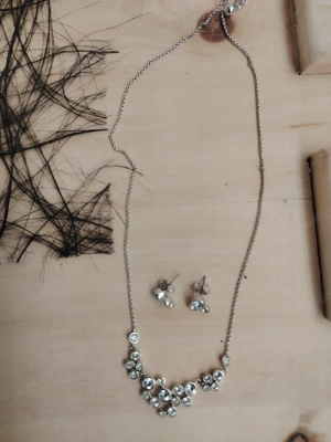 Tolles Schmuckset von Liora