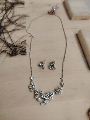 Tolles Schmuckset von Liora