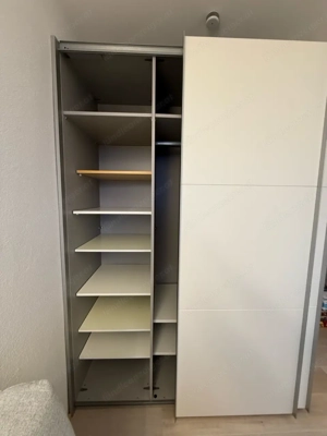 Kleiderschrank mit Schiebetüren, weiß Bild 3