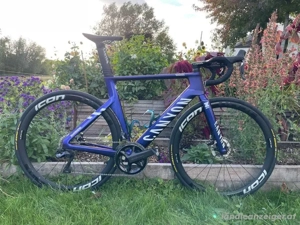 Canyon Aeroad CF SLX 8 Di2 2024 (Gewicht: ca. 7,9 kg)