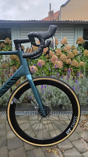 Canyon Ultimate CF SLX 9 Disc eTap 2021 (Gewicht: ca. 7,2 kg) Bild 10