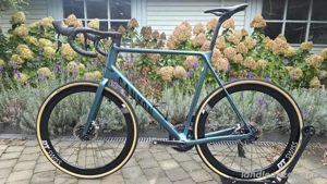 Canyon Ultimate CF SLX 9 Disc eTap 2021 (Gewicht: ca. 7,2 kg) Bild 4