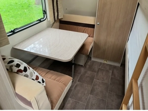 Wohnwagen Bürstner Averso plus 510TK Jungle Edition Bild 4