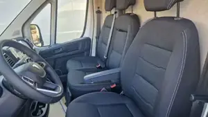 Peugeot Boxer Kombi/Bus Bild 7