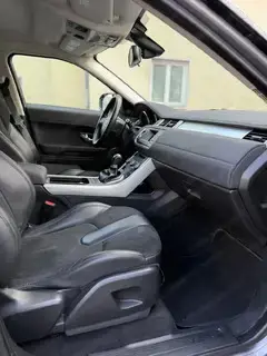 Land Rover Range Rover Evoque Pure 2,2 TD *AHK*Leder*SHZ*Tempomat* Bild 9