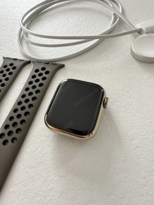 Apple Watch Series 8 Edelstahl Gold