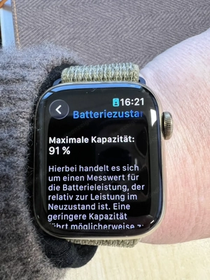 Apple Watch Series 8 Edelstahl Gold Bild 7