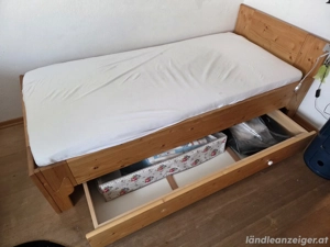 Schönes Einzelbett 200x90cm Bild 5