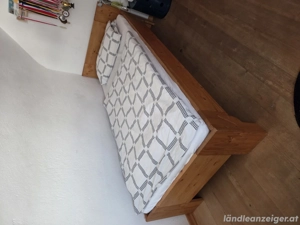 Schönes Einzelbett 200x90cm Bild 2