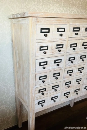 Apothkerschrank -kommode Bild 2