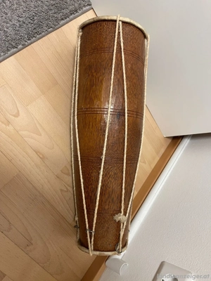 Djembé, eine einfellige Bechertrommel aus Westafrika.  Bild 3