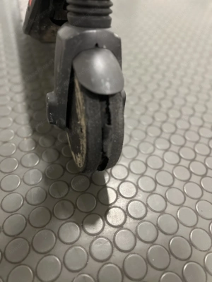 Segway Ninebot KickScooter ES2 E-Scooter   Dunkelgrau Bild 2