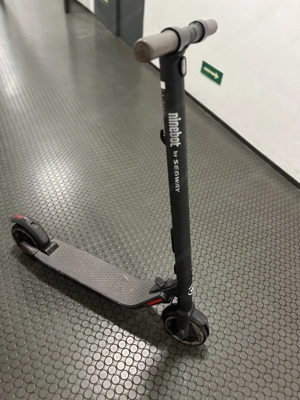 Segway Ninebot KickScooter ES2 E-Scooter   Dunkelgrau