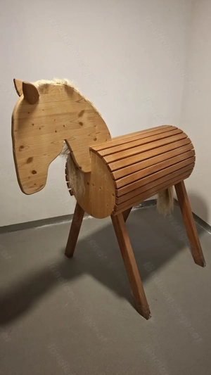Holzpferd vom Bregenzerwälder Tischler Bild 2