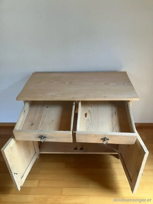 Hergerichtete Kommode