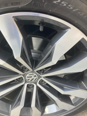 VW Tiguan 2,0 TDI SCR 4Motion 190PS R-Line DSG Higline Top Zusand Bild 3