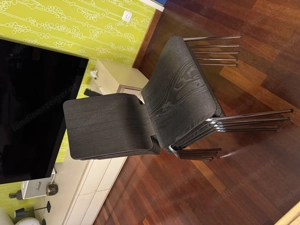 Schwarzer Stuhl Bild 3