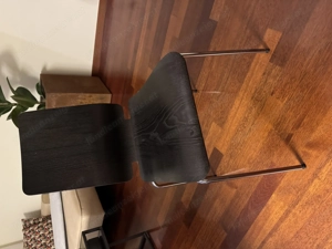 Schwarzer Stuhl Bild 5