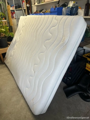 bettgestell & Lattenrost & Madratze Bild 3