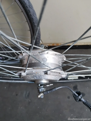 E Bike Hinterrad und Vorderrad  Bild 2