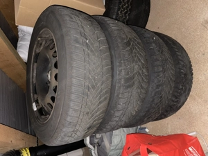 Winterreifen auf Stahlfelge 