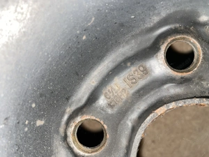 Winterreifen auf Stahlfelge  Bild 5