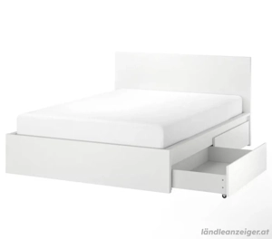 Bett mit 2 kommoden 