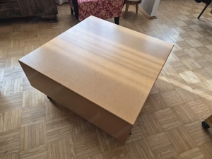 Couchtisch auf Rollen 