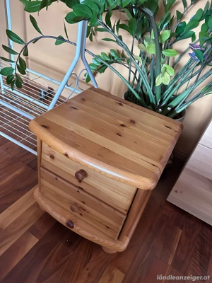  eine Kommode verschenken. Bild 2