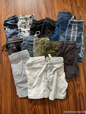 Kleiderpaket Gr 104 Bild 3