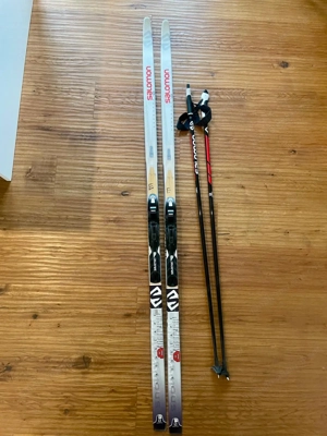 Langlaufschi mit Bindung, Stöcke Bild 1