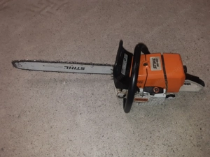 Stihl Motorsäge  in einem guten Zustand wenig benutzt.  Bild 2
